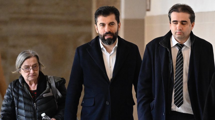 Петков: Оставам в "Продължаваме промяната", правят фалшив скандал