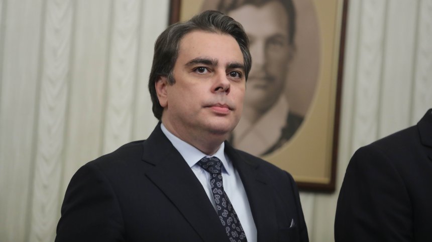 Асен Василев: Реалната дата за избори е 29 март, настояваме за 100% машинен вот