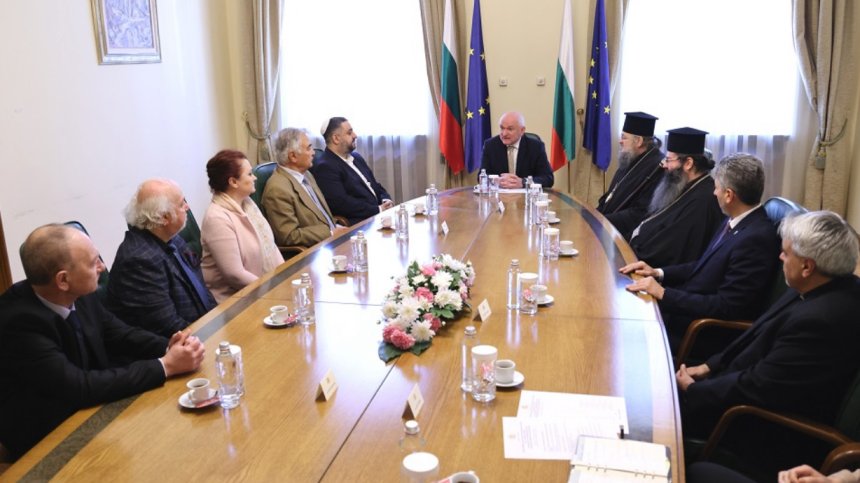 Кабинетът "Главчев" е готов да финансира Националния съвет на религиозните общности