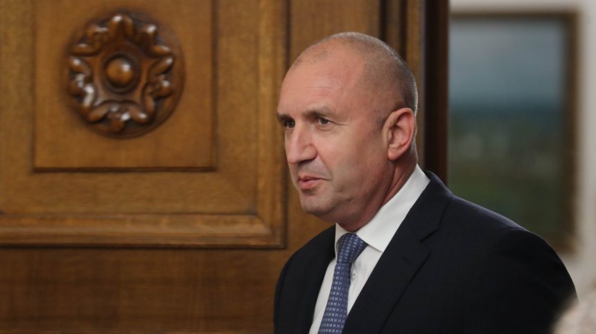 Румен Радев като политически играч: Готви ли президентът мащабен проект?