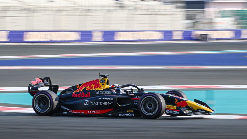 Навръх именния си ден: Никола Цолов с първи подиум във Формула 2