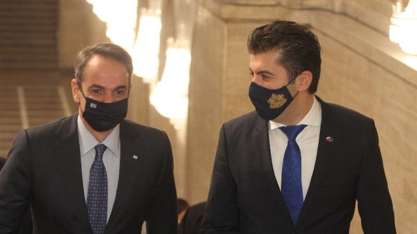 Петков и Мицотакис обсъждат на 4 очи двустранните отношения (СНИМКИ)