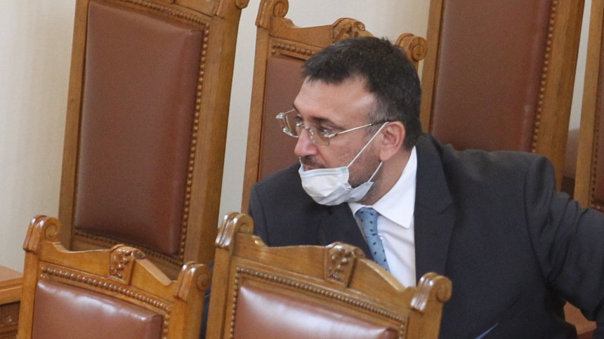 Министър Маринов: 13 души са арестувани след снощния протест