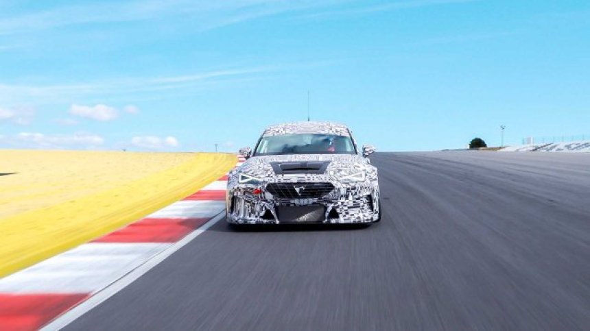 Показаха състезателния Leon Cupra с части, отпечатани на 3D-принтер