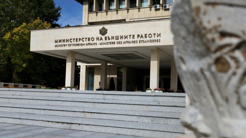 МВнР: Българите на почивка в Гърция да се пазят от Ковид-19