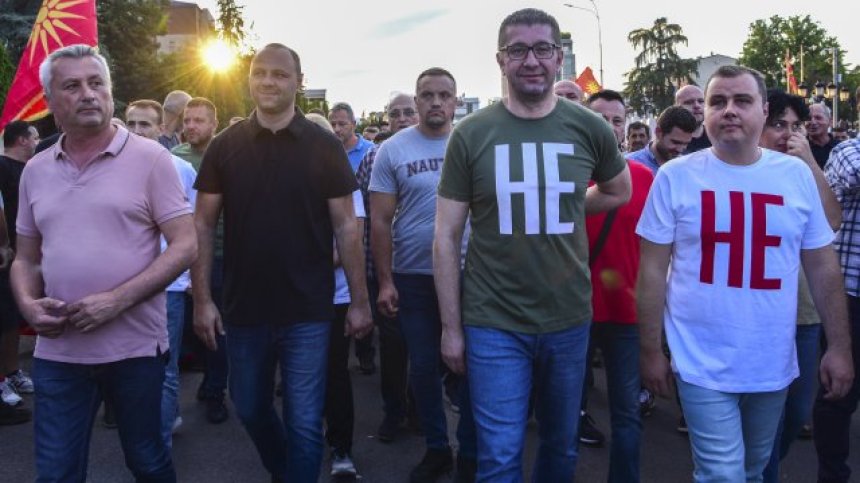 Македонската опозиция организира референдум срещу "Българизацията и преговорната рамка"