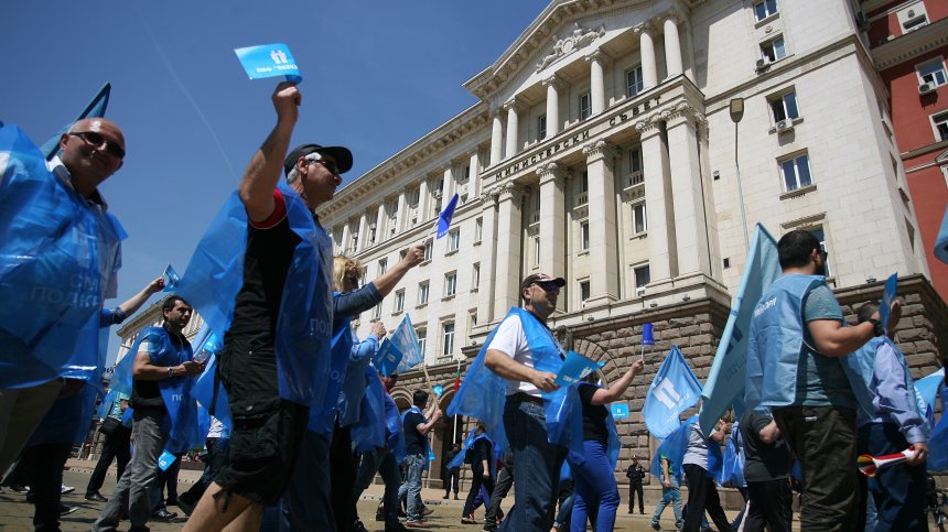 Миньори и енергетици затварят ключови участъци в София, искат ясно енергийно бъдеще