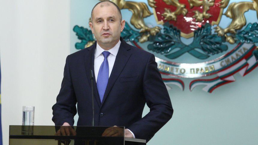 Радев връчва третия мандат на парламентарната група на "БСП за България"