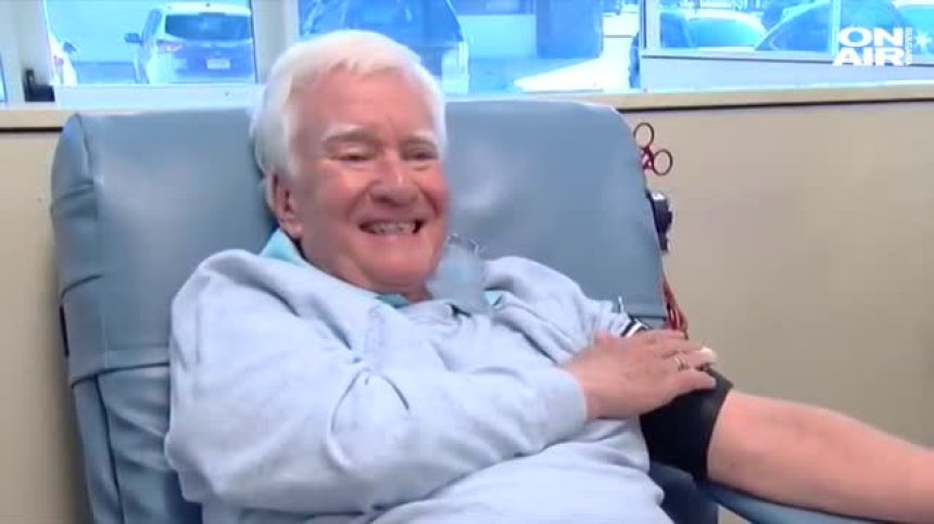 Американец дарява кръв от 34 г., спасил живота на над 1900 души