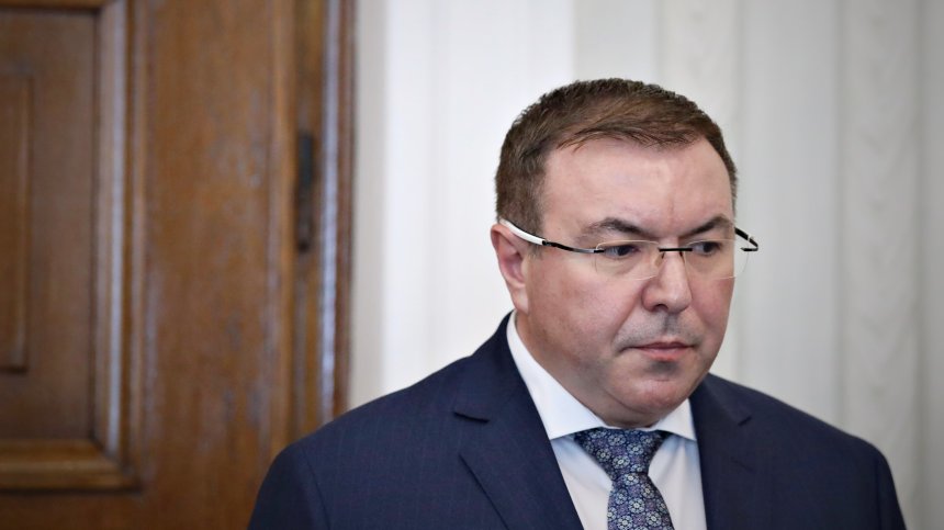 Проф. Костадин Ангелов: Предупредиха ме да не се занимавам с политическия чадър над "Александровска"