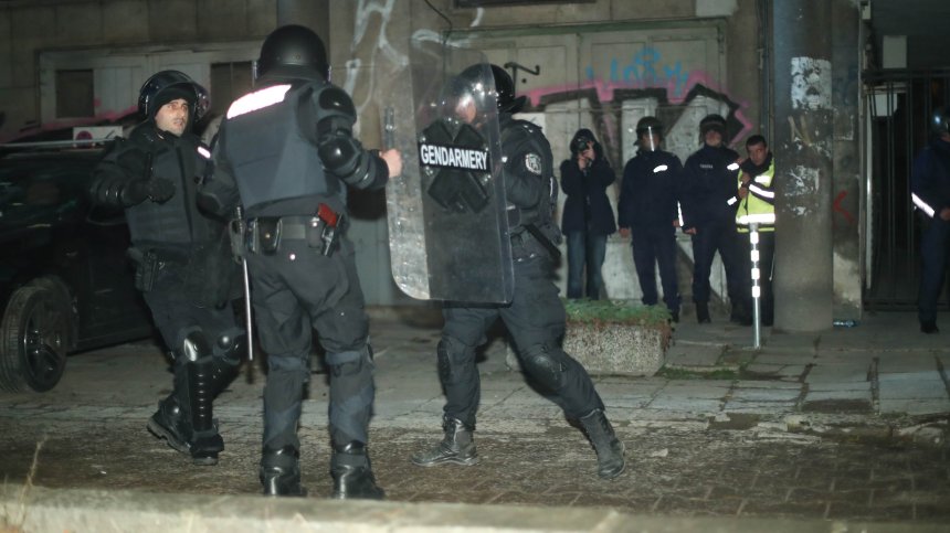 Полицаи се събраха в София в подкрепа на 33-мата ранени униформени на протеста