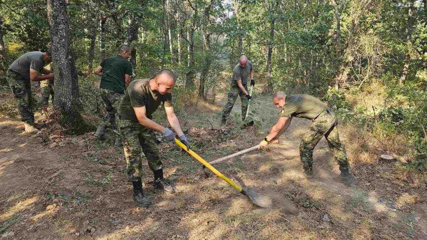 Потушиха 200 пожара, но се разразиха нови огнища в страната