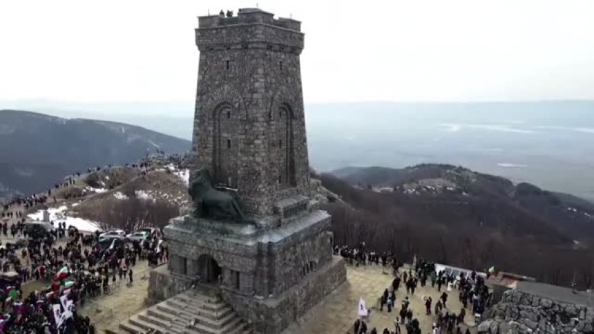 От Шипка за силата на българския дух и паметта на героите (ВИДЕО)