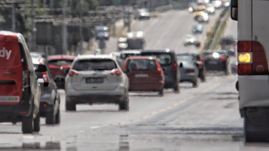 Да отпаднат екостикерите за автомобилите, предлага Сотир Цацаров
