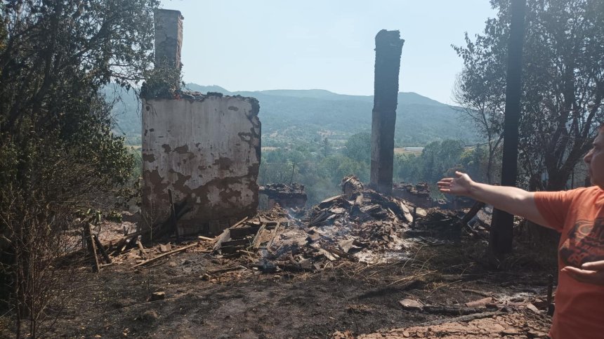 Пожарът в Долно село след късо съединение? "Kриминална полиция" описва щетите