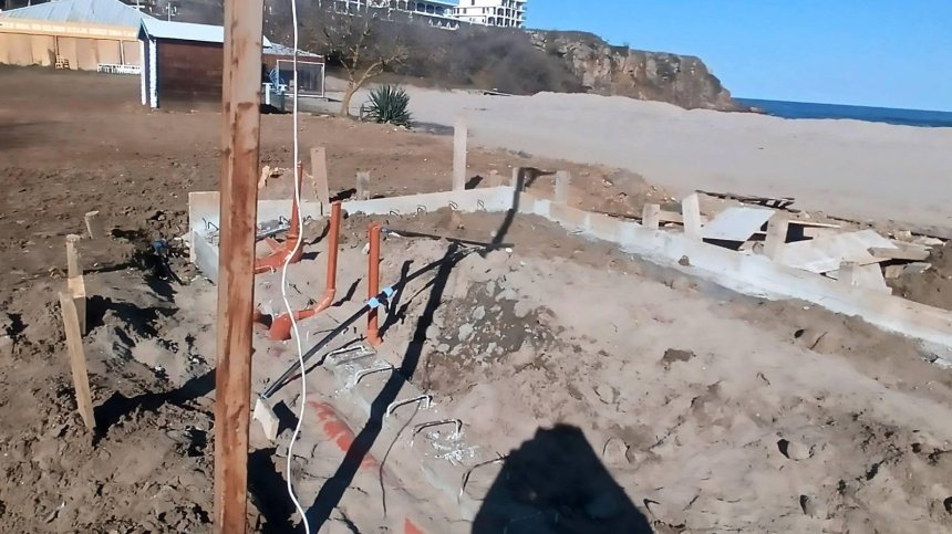 Глобяват концесионера на плаж "Бутамята" заради строежа