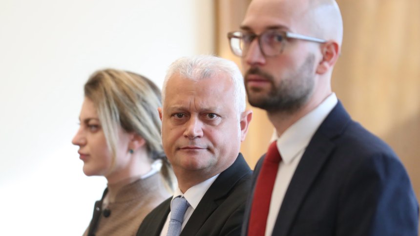 Дечев: Работи се енергично срещу купения вот, вече има 45 дела