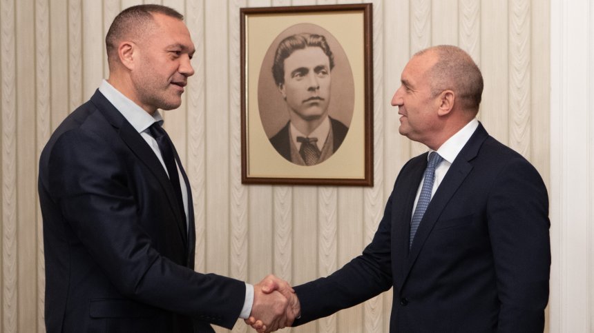 Румен Радев поздрави Кубрат Пулев: Световната титла вдъхновява деца (+СНИМКИ)