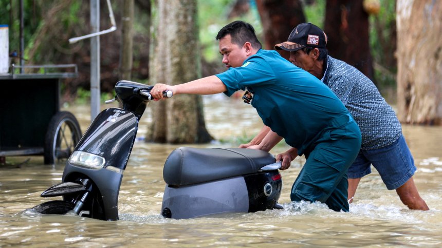 Тайфунът "Буалой" взе 51 жертви във Виетнам