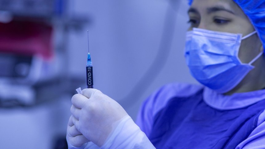 Германия създава множество центрове за ваксинация от декември