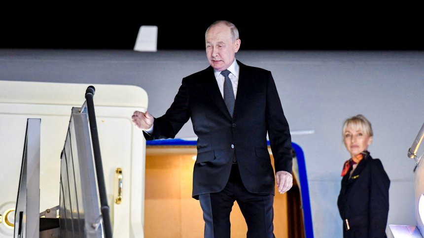 Путин в Ню Делхи: БРИКС обсъжда войните, петрола и световната търговия