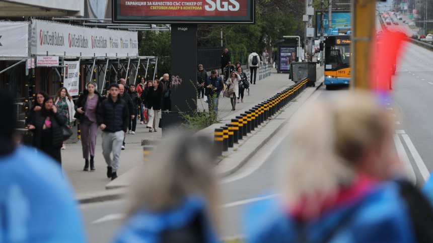 Протест на шофьори от градския транспорт блокира ключови кръстовища в София