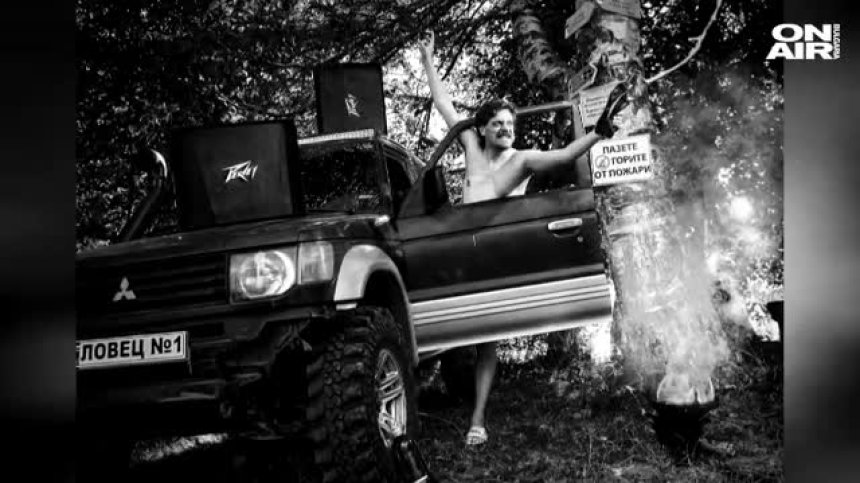 Календар с кауза: Мъже се снимаха голи, финансират планинските спортове