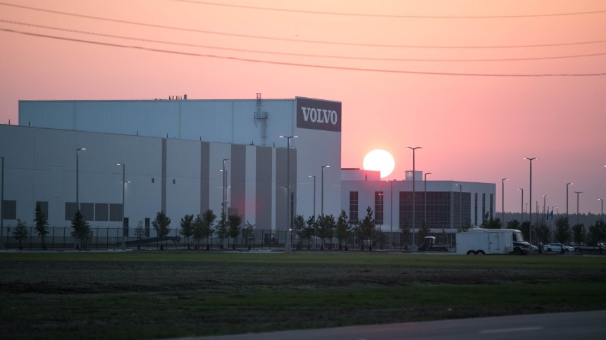 Volvo закрива 4100 работни места до края на годината