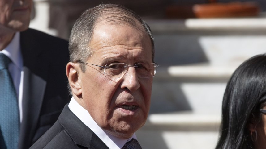 Лавров: Западът е изнервен, агонизира, реагирайки на действията на Русия