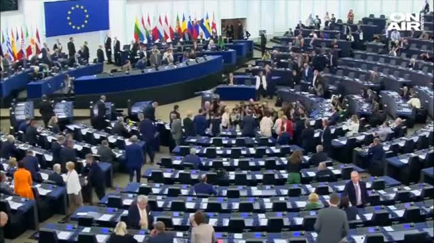 Урсула фон дер Лайен е първата жена, заемаща председателския пост в ЕК
