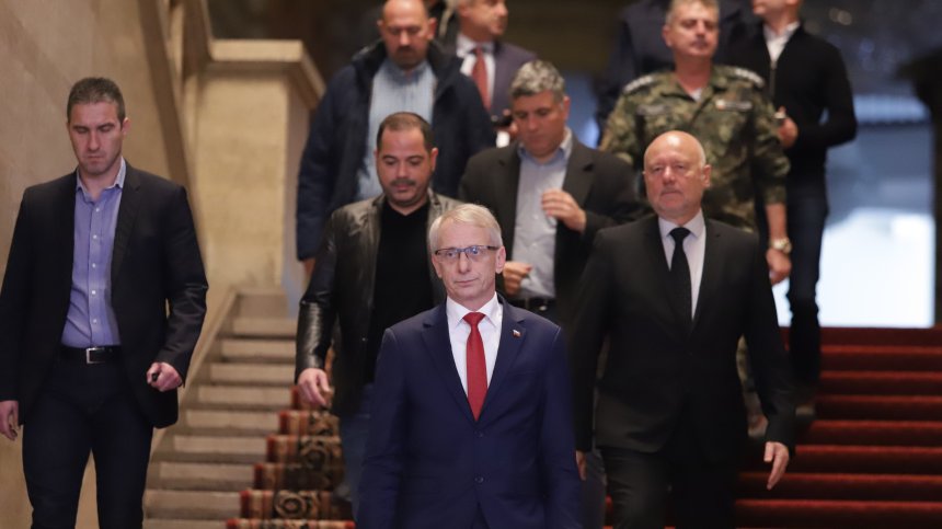 Над 100 човека са спасени от тежкото време. Денков отговори на Пеевски: Да излезе с лопати да изчисти снега