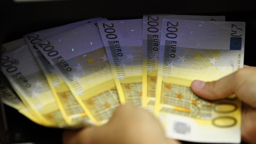 АОБР за бюджета: Взимат от бизнеса, за да дават на администрация, МВР, военни и учители