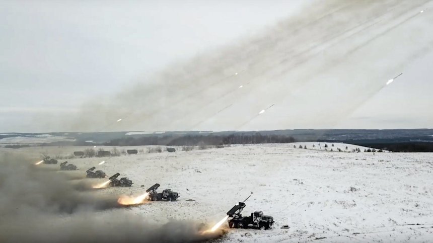 Тайната на Русия: Защо на всички ракети пише Таня?