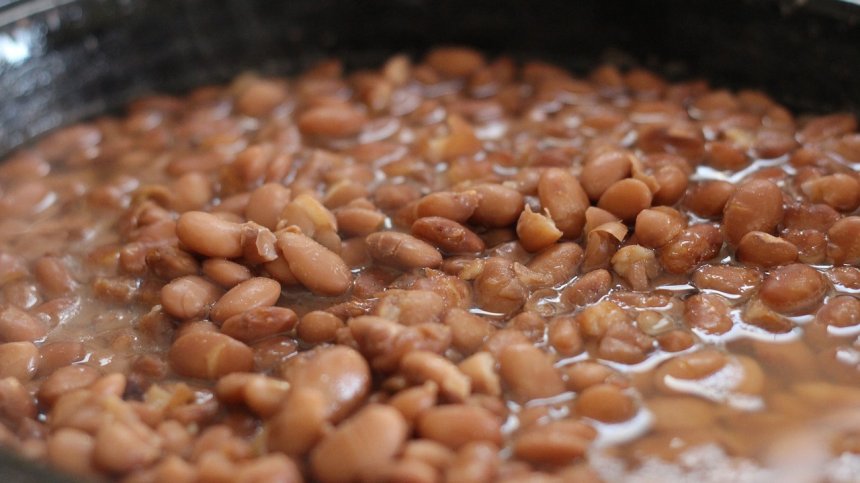 Вкусна рецепта за боб на фурна за трапезата на Бъдни вечер