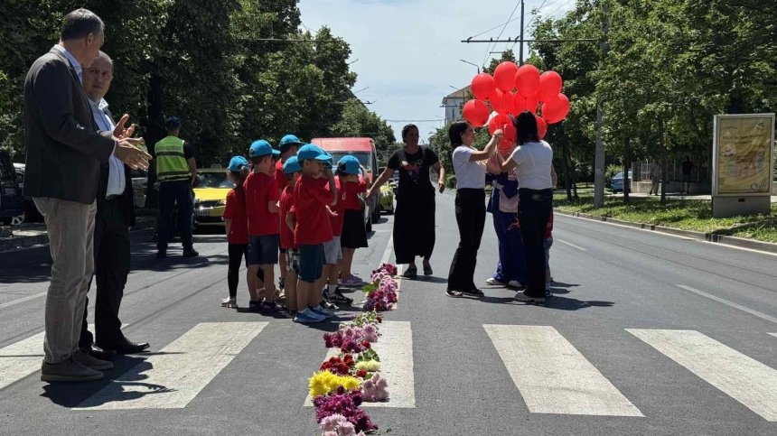 15 години без Валя, убита на пешеходна пътека - в Бургас почетоха паметта ѝ