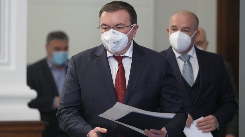 Здравният министър: Ваксинирайте се, искам и аз да хвърля маската