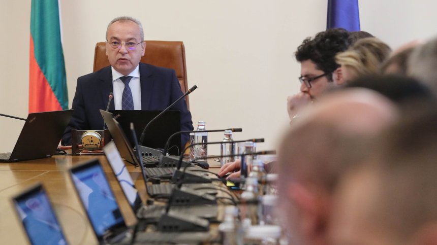 Одобриха 21 национални програми за образованието, струват 230 млн. лв.