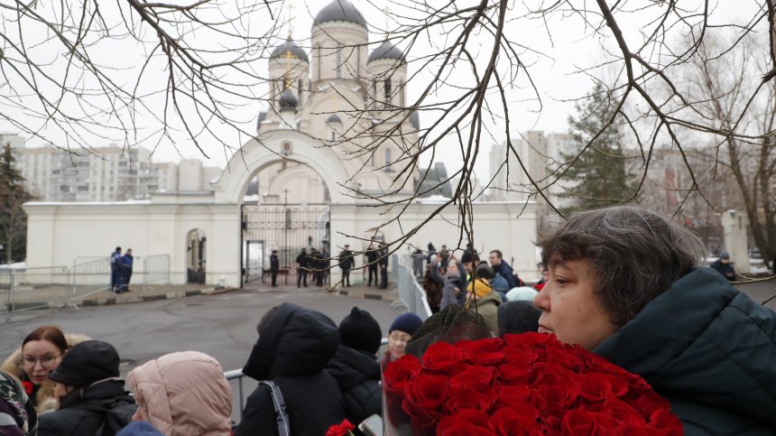 Опелото на Навални не е започнало, а вече събра над 1000 души