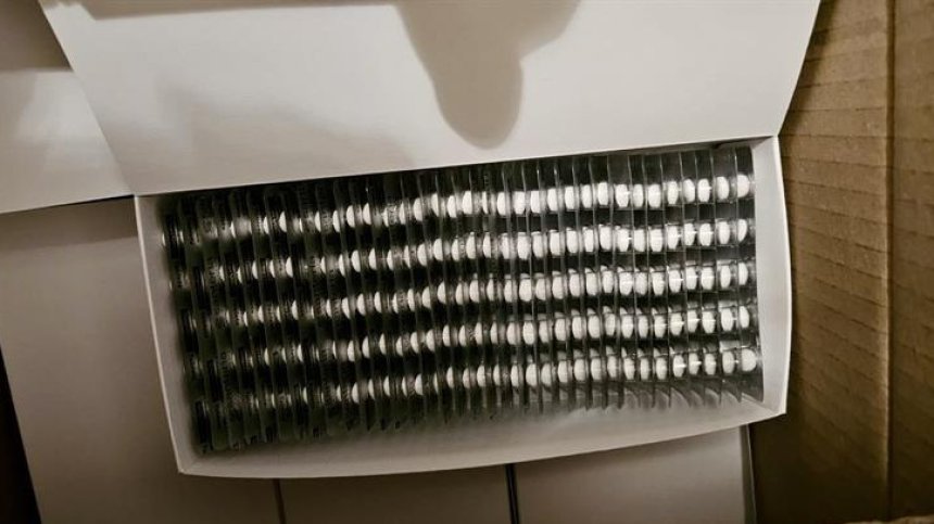 Българи са арестувани в Чехия с над тон прекурсори за наркотици