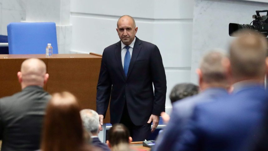 Без ясни министри: Политическата неизвестност преди консултациите при президента