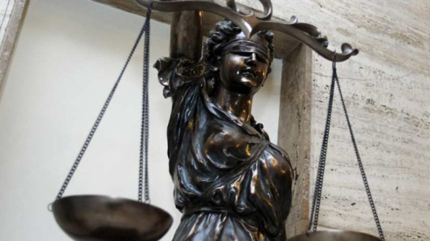 3 г. в затвор за домашен насилник, опитал да отвлече детето си и набил жена си