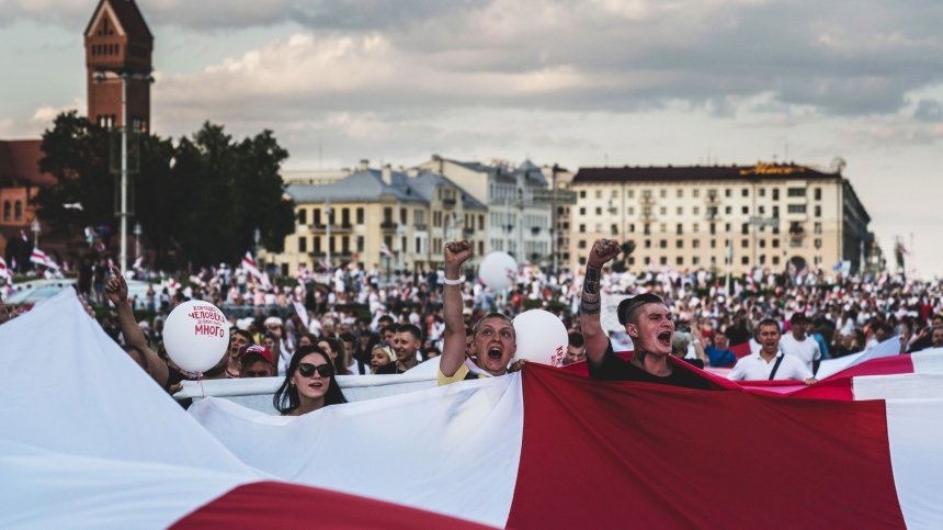 Обвиняват в пропаганда медиите в Беларус, онлайн канал за новини набира сила
