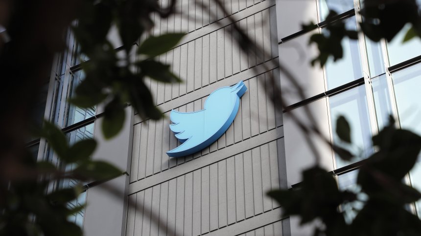 Уволнени от Twitter отвръщат на удара на Мъск - заведоха колективен иск
