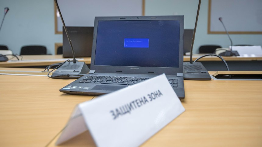 Набират външни експерти за удостоверяване на машините за гласуване за изборите