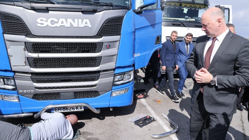 Контролът по пътищата увеличава приходите, проверките стават постоянни