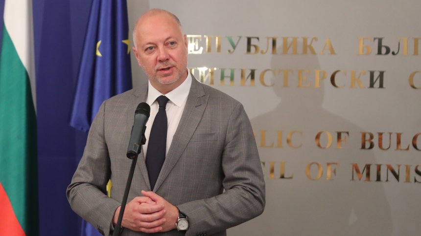 Росен Желязков и Урсула фон дер Лайен ще посетят "ВМЗ" Сопот
