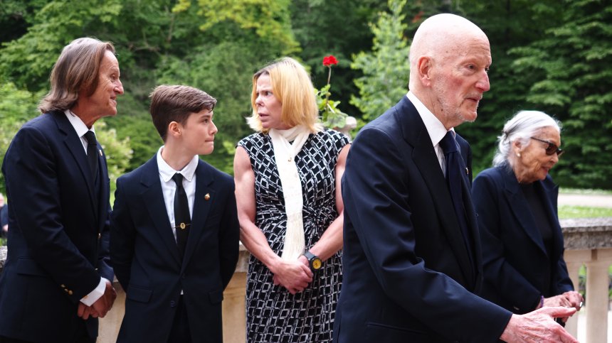 Казусът "Врана": Тъне ли в разруха царският дворец?