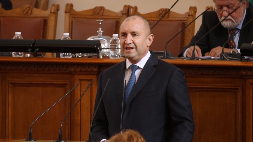Президентът опитва да събуди депутатите: Ще доведете държавата до пълен блокаж