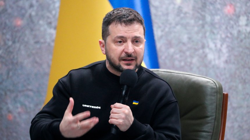 Зеленски: Врагът не брои хората, които изпраща да ни атакуват в Бахмут