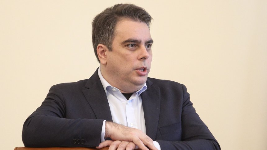 Планът за въвеждане на еврото през 2024 г. влезе за обсъждане в МС